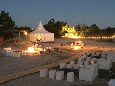 Casamiento Las Acacias Beach 2018 - Livings al aire libre y fogón en la noche
